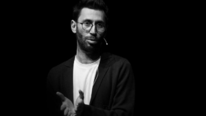 “Старый человек не занимался наскальной живописью за вознаграждение”. Интервью с Ильей Мощицким, одним из основателей русскоязычного театра “Хронотоп”, переехавшего из Санкт-Петербурга в Ереван.