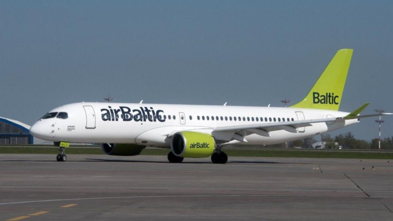 В авиакомпании airBaltic отрицали покупку топлива в России в обход санкций ЕС.