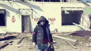 Рэперу З-Акиму Апачеву наложили штраф в размере 70 тысяч рублей за использование непристойных граффити в Судже.