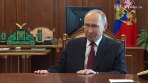 Путин объявил о пасхальном перемирии с Украиной до полуночи 21 апреля во время встречи с главой Генштаба в Кремле.