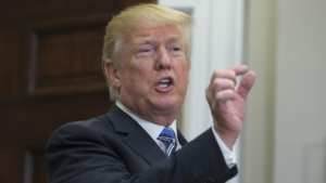 История торговых пошлин Дональда Трампа. Президент США объявил торговую войну миру. Рынки упали.