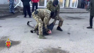 На допросе ФСБ в городе Волгограде местный житель признался в намерении захватить здание мэрии и требовать прекращения самоволия.