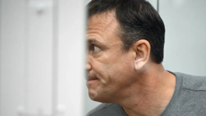 Суд отклонил просьбу Министерства обороны о выпуске генерал-майора Попова из изолятора на передовую.