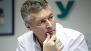 “Какая разница уже,” – сказал суд в Екатеринбурге, решив ликвидировать Фонд Ройзмана по иску Минюста.