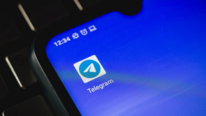 Анонимный канал “ВЧК-ОГПУ” с миллионом подписчиков исчез из Telegram. В нем публиковались “сливы” информации о силовиках.