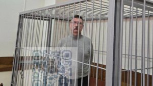 Начальника ведомства, отвечающего за строительство в Министерстве обороны, арестовали по обвинению в «крупной взятке».
