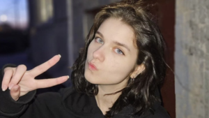 Бывшего начальника штаба Надежда Дарью Хейкинена задержали за показ “экстремистской символики” – фотографии Алексея Навального.