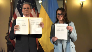 США и Украина заключили соглашение о добыче полезных ископаемых, включая редкоземельные металлы. Не затрагивая вопрос о долгах Киева или о гарантиях безопасности.