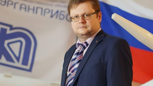 Главного конструктора оборонного предприятия избили молотком в подъезде дома в Кургане. Нападавший скрылся.