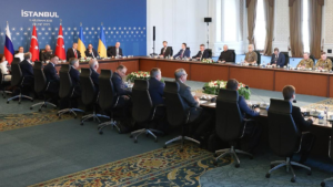 Второй круг прямых переговоров между Россией и Украиной продолжался немного более часа. Стороны уже расходятся.