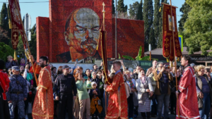 Синод беспокоится о России. Русская зарубежная православная церковь выпустила резкое заявление по поводу реабилитации сталинизма и оскорбления его жертв.