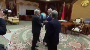Специальный представитель Трампа Кит Келлог прибыл к Лукашенко в Минск.