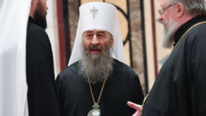 Зеленский лишил гражданства украинского главы Украинской православной церкви, митрополита Онуфрия.