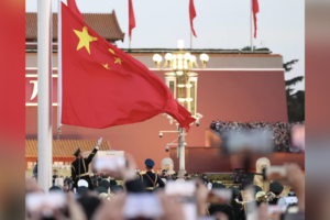 Следует ли считать, что массовые отставки высших военных чиновников и парад могут скрыть коррупцию и нестабильность в рядах Народно-освободительной армии?