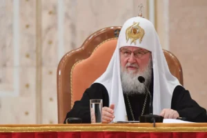 К Рождеству придавая военно-политическое значение, лидеры России и Русской Православной Церкви старались украсить главный христианский праздник.