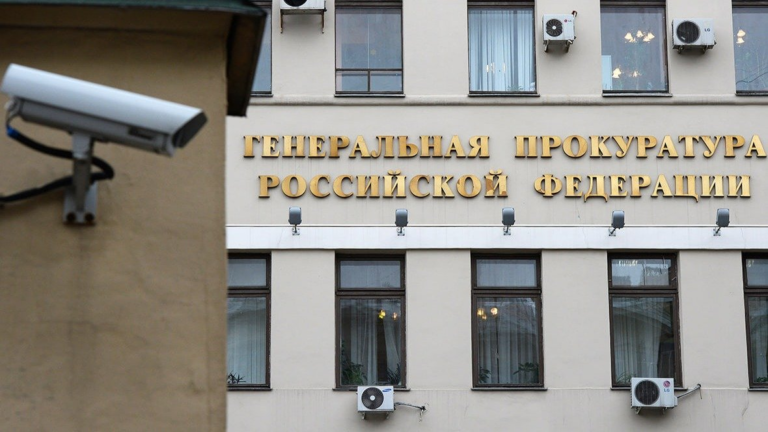 Главный специалист по национализации активов вернулся в Генпрокуратуру. Путин отменил его увольнение, сообщают СМИ.