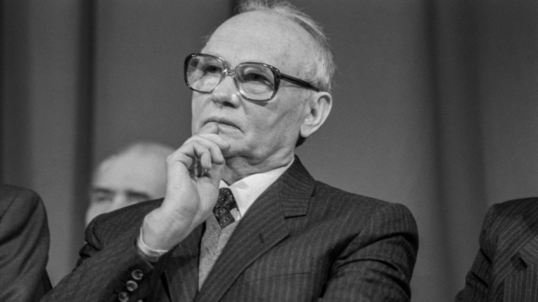 “Следует ли заключить в тюрьму?”. Письмо с извинениями от председателя КГБ Крючкова из СИЗО “Матросская тишина”.