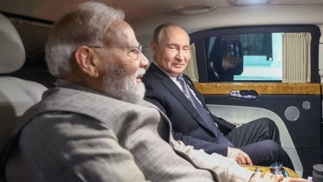 Премьер-министр Моди передал послание Путину от Индии о необходимости завершения боевых действий вместо бесконечной войны. Путин отреагировал, сказав: “Мы движемся по этому пути”.