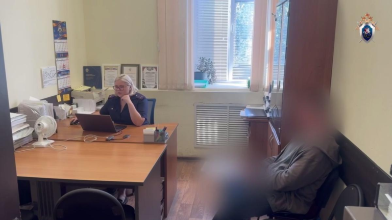 На Никиту Уварова из группы “канских подростков” завели третье уголовное дело. Он попал в колонию в 14 лет, а сейчас ему 21.