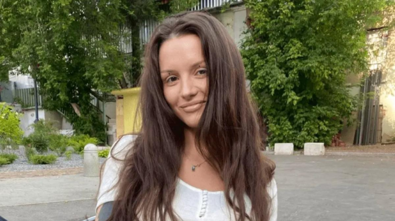 Бывшая участница Pussy Riot Рита Флорес рассказала, что три года сотрудничала с ФСБ. По ее словам, спецслужба пыталась использовать ее для похищения Петра Верзилова.