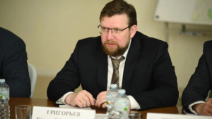 Генерального директора компании “Туладрон” задержали по обвинению в мошенничестве на сумму 17 миллионов рублей. Это уже третье уголовное дело за последний месяц, касающееся производства беспилотников.