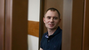 Семья Круглова обратилась к омбудсмену Лантратовой с просьбой помочь ему с медицинской помощью. У политика в СИЗО болит оперированное плечо.