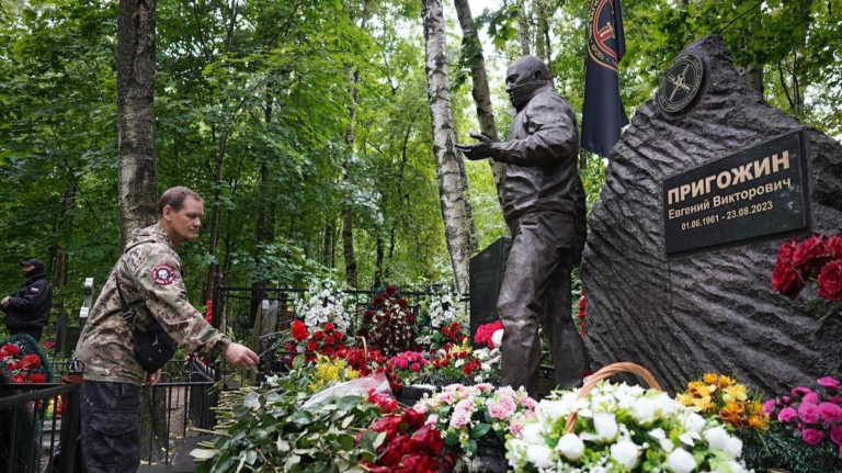 Как лучше приготовить себя к принесению на алтарь. В России культы и магия, обряды и ритуалы – ничего необычного. В честь паломничества к могиле Пригожина.
