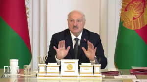 Лукашенко призвал обращать белорусов «лицом к селу» из-за конкуренции со стороны россиян, попробовавших «избинг».