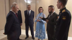 Путин одобрил предложение привлечь к противовоздушной обороне в регионах добровольцев с категорией “Д” – “абсолютно негодных к службе”.