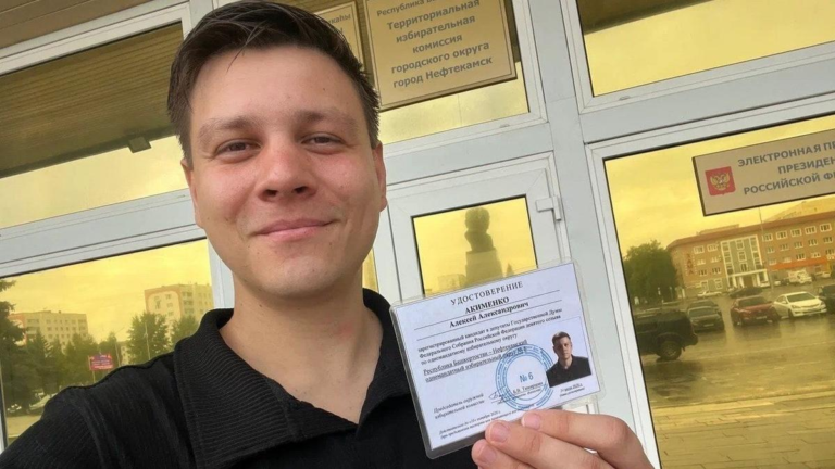 Кандидата от “Яблока” в Башкортостане исключили из избирательной гонки из-за связей с запрещенными социальными сетями. Он конкурировал с лидером “Родины”.