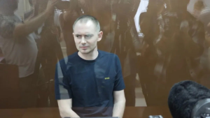 Максим Круглов, который был осужден в рамках дела о «фейках» в отношении армии, госпитализирован. Ему поставлен диагноз воспаления сухожилий в плече.