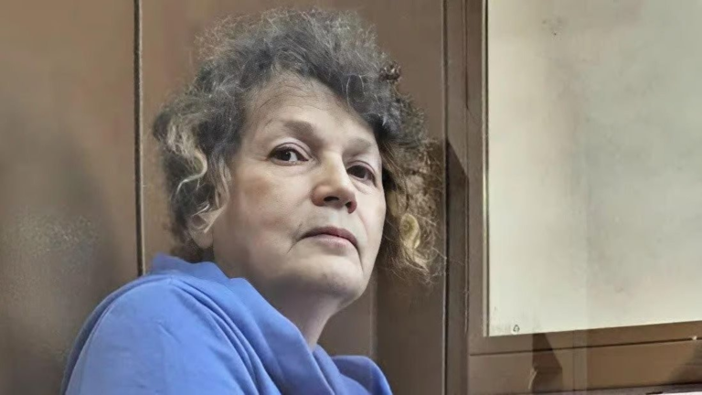 Судебное разбирательство в деле о “госизмене” Марии Бонцлер достигло абсурдной фазы: после исключения трех адвокатов из процесса, суд изгнал и саму Бонцлер из заседания.
