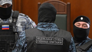 Увеличение размера административных штрафов поможет властям еще сильнее подавить протестующих, но прежде всего — заработать.