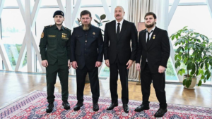 Алиев встретился с Кадыровым в Баку. Это первая встреча после крушения рейса “Азербайджанских авиалиний”, сбитого чеченской ПВО.
