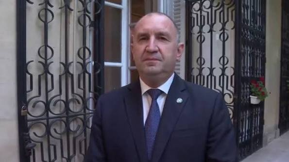 Премьер-министр Болгарии Радев высказал поддержку продолжению военной помощи Украине, учитывая ядерные угрозы со стороны России.