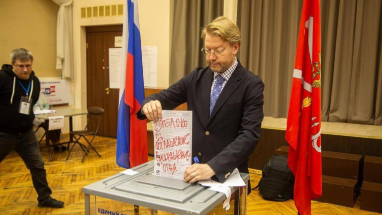«Яблоко» продолжают атаковать. Избиение, селективное судопроизводство и другие способы давления не прекратились после выборов.
