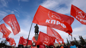 В Москве суды арестовали и оштрафовали участников акции КПРФ. Мэрия отказалась подтвердить согласование мероприятия.